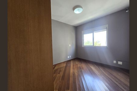 Apartamento à venda com 4 quartos, 213m² em Vila Nova Conceição, São Paulo