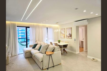 Apartamento à venda com 79m², 2 quartos e 1 vaga Apartamento à venda com 79m², 2 quartos e 1 vagaSala e Cozinha integrada