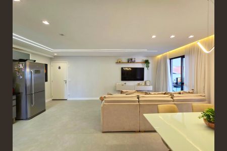 Apartamento à venda com 79m², 2 quartos e 1 vaga Apartamento à venda com 79m², 2 quartos e 1 vagaSala e Cozinha integrada