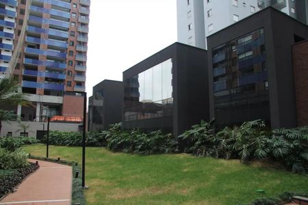 Apartamento à venda com 79m², 2 quartos e 1 vaga Apartamento à venda com 79m², 2 quartos e 1 vagaÁrea comum - Piscina Coberta