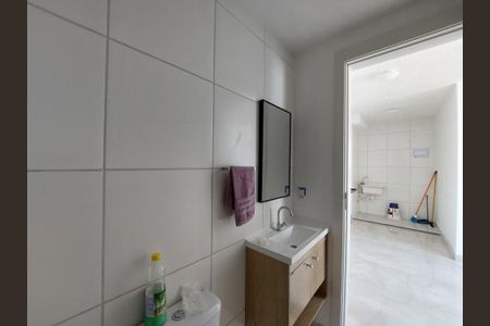 Apartamento à venda com 34m², 2 quartos e sem vaga Apartamento à venda com 34m², 2 quartos e sem vagaBanheiro