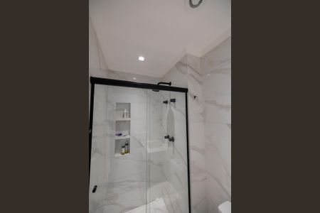 Apartamento à venda com 77m², 2 quartos e 2 vagasBanheiro