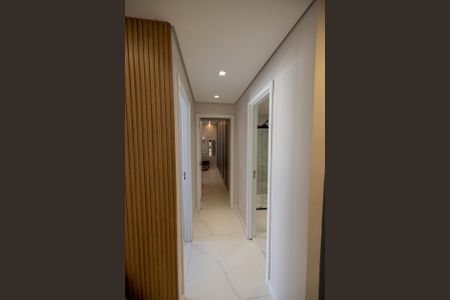 Apartamento à venda com 77m², 2 quartos e 2 vagasCorredor