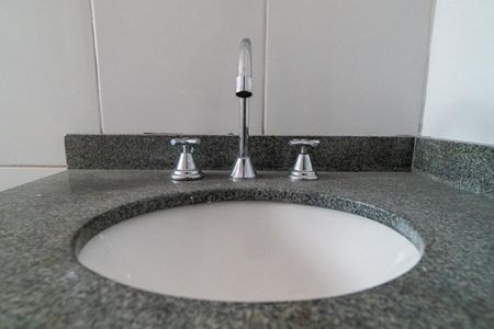 Banheiro de casa para alugar com 1 quarto, 30m² em Vila do Encontro, São Paulo