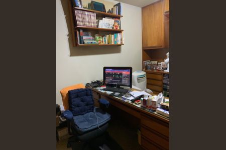 Apartamento à venda com 272m², 4 quartos e 4 vagasEscritório