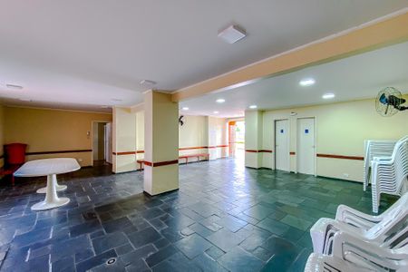 Apartamento para alugar com 70m², 2 quartos e 1 vagaÁrea comum - Salão de festas