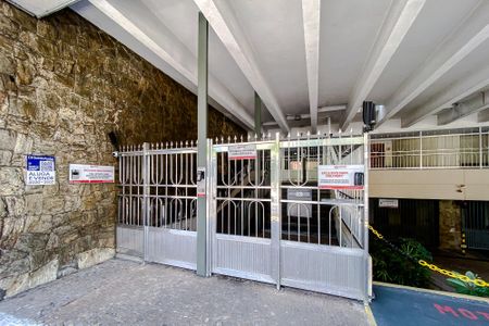 Apartamento para alugar com 70m², 2 quartos e 1 vagaFachada - Plaquinha