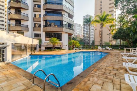 Apartamento à venda com 244m², 4 quartos e 4 vagasPiscina