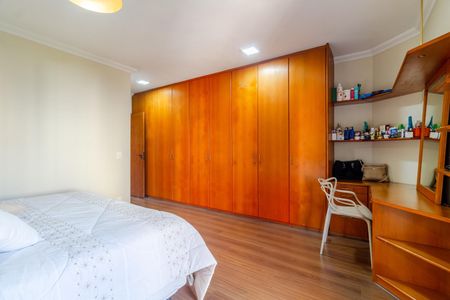 Apartamento à venda com 244m², 4 quartos e 4 vagasQuarto