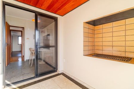 Apartamento à venda com 244m², 4 quartos e 4 vagasVaranda