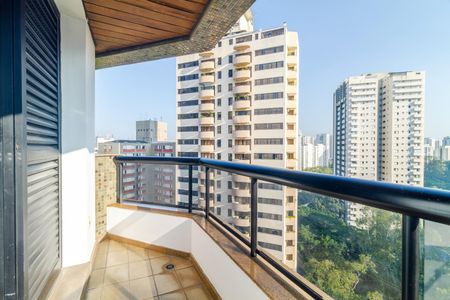 Apartamento à venda com 244m², 4 quartos e 4 vagasVista