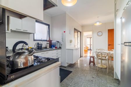 Apartamento à venda com 244m², 4 quartos e 4 vagasCozinha