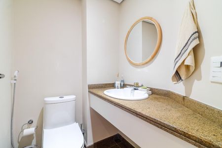 Apartamento à venda com 244m², 4 quartos e 4 vagasBanheiro