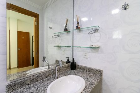 Apartamento para alugar com 180m², 3 quartos e 2 vagas Apartamento para alugar com 180m², 3 quartos e 2 vagasBanheiro da Suíte