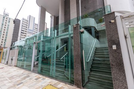 Apartamento para alugar com 180m², 3 quartos e 2 vagas Apartamento para alugar com 180m², 3 quartos e 2 vagasFachada