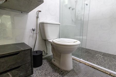 Apartamento para alugar com 180m², 3 quartos e 2 vagas Apartamento para alugar com 180m², 3 quartos e 2 vagasBanheiro da Suíte 2