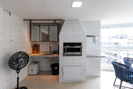 Apartamento para alugar com 180m², 3 quartos e 2 vagas Apartamento para alugar com 180m², 3 quartos e 2 vagasSacada