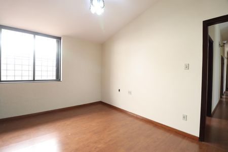 Casa para alugar com 400m², 5 quartos e 8 vagasSuíte 1