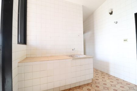 Casa para alugar com 400m², 5 quartos e 8 vagasÁrea de Serviço