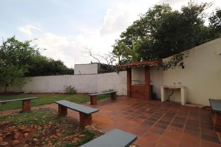 Casa para alugar com 400m², 5 quartos e 8 vagasQuintal