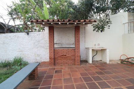 Casa para alugar com 400m², 5 quartos e 8 vagasQuintal