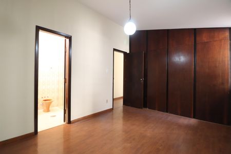 Casa para alugar com 400m², 5 quartos e 8 vagasSuíte 2