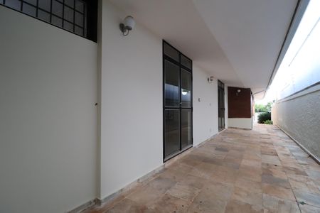 Casa para alugar com 400m², 5 quartos e 8 vagasCorredor
