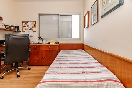 Apartamento à venda com 500m², 4 quartos e 3 vagas Apartamento à venda com 500m², 4 quartos e 3 vagasQuarto 1