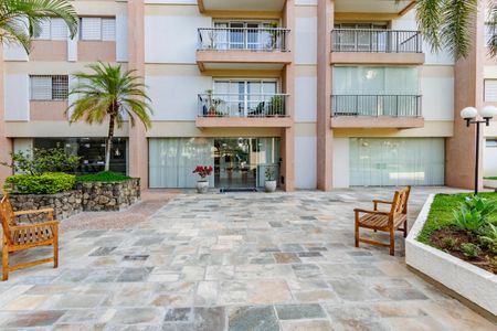 Apartamento à venda com 500m², 4 quartos e 3 vagas Apartamento à venda com 500m², 4 quartos e 3 vagasEntrada