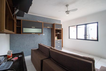 Casa para alugar com 240m², 2 quartos e 2 vagasEdícula