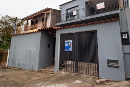 Casa para alugar com 240m², 2 quartos e 2 vagasFachada