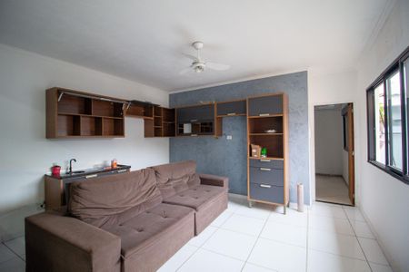 Casa para alugar com 240m², 2 quartos e 2 vagasEdícula