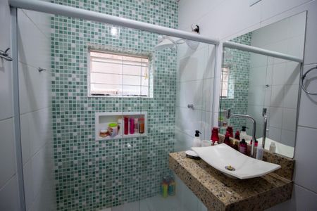 Casa para alugar com 240m², 2 quartos e 2 vagasBanheiro