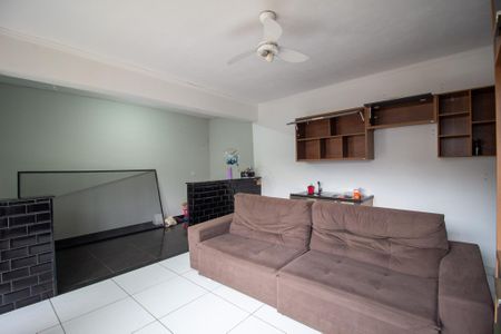 Casa para alugar com 240m², 2 quartos e 2 vagasEdícula