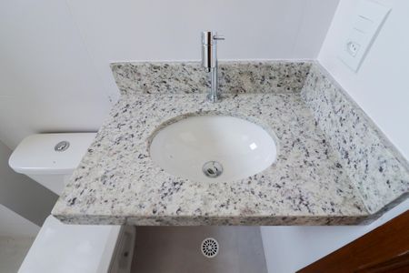 Apartamento à venda com 41m², 2 quartos e sem vaga Apartamento à venda com 41m², 2 quartos e sem vagaBanheiro