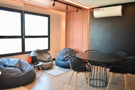 Apartamento para alugar com 37m², 1 quarto e sem vaga Apartamento para alugar com 37m², 1 quarto e sem vagaEspaço de Jogos