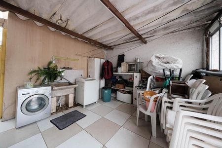 Casa à venda com 200m², 4 quartos e 2 vagasÁrea de Serviço