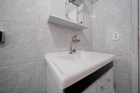Casa à venda com 200m², 4 quartos e 2 vagasBanheiro 1