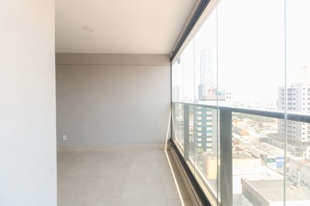 Apartamento à venda com 70m², 3 quartos e 1 vaga Apartamento à venda com 70m², 3 quartos e 1 vagaVaranda