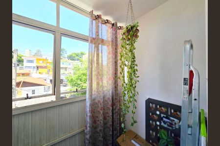 Apartamento à venda com 74m², 2 quartos e 1 vagaVaranda Quarto 02