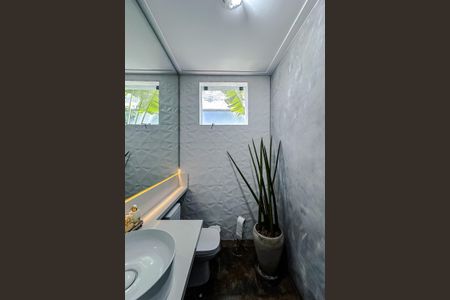 Casa à venda com 162m², 3 quartos e 2 vagasLavabo