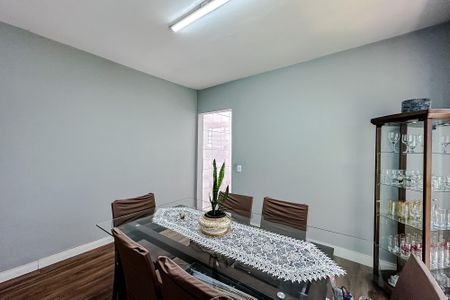 Casa à venda com 162m², 3 quartos e 2 vagasSala de Jantar