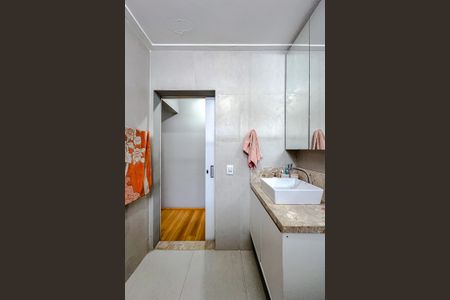 Casa à venda com 162m², 3 quartos e 2 vagasBanheiro