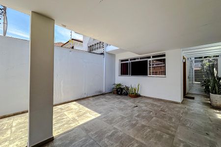 Casa à venda com 162m², 3 quartos e 2 vagasGaragem