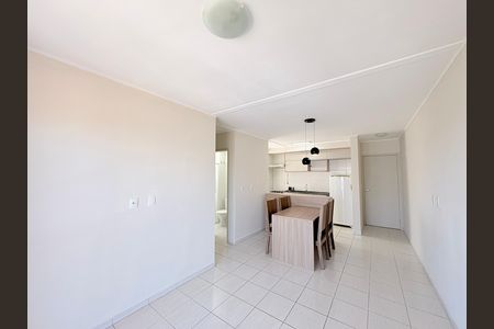 Sala de apartamento para alugar com 2 quartos, 61m² em Jardim Tamoio, Jundiaí