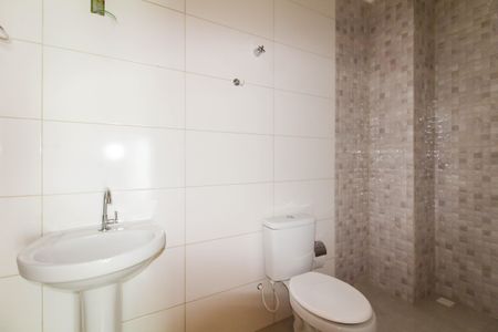 Casa de condomínio à venda com 89m², 2 quartos e 1 vaga Casa de condomínio à venda com 89m², 2 quartos e 1 vagaBanheiro da Suíte