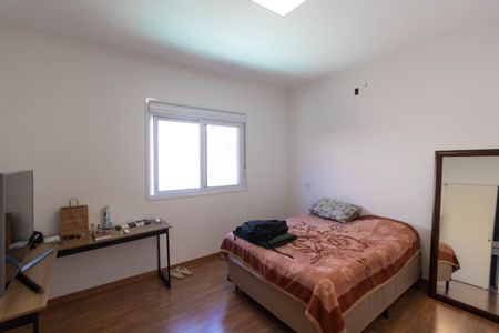 Casa à venda com 550m², 4 quartos e 7 vagasSuíte 02