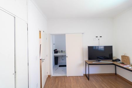 Casa à venda com 550m², 4 quartos e 7 vagasSuíte 02