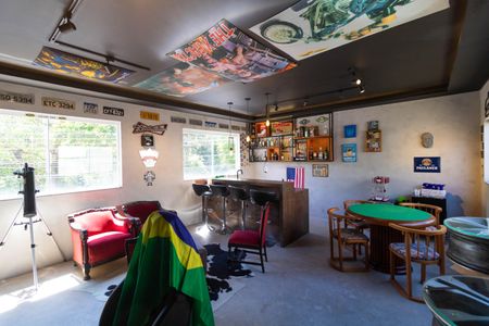 Casa à venda com 550m², 4 quartos e 7 vagasMezanino - Pub