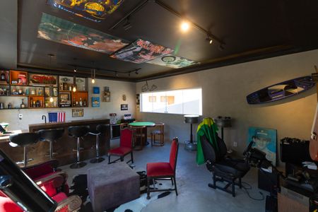 Casa à venda com 550m², 4 quartos e 7 vagasMezanino - Pub